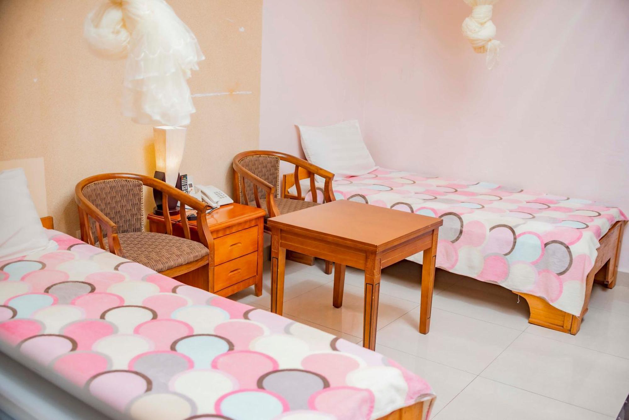 Tigers'S Apartment Hotel Buyumbura Exterior foto