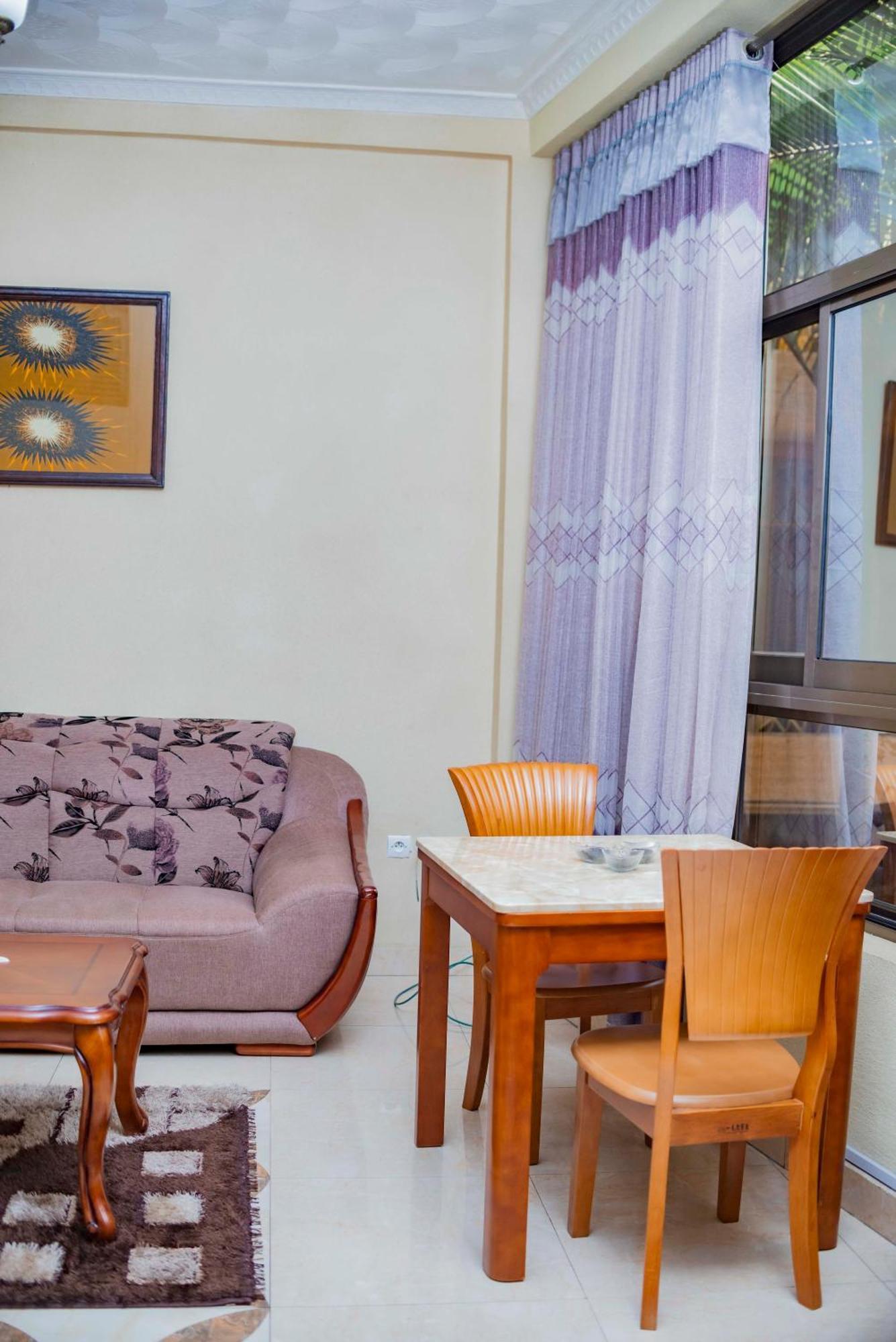 Tigers'S Apartment Hotel Buyumbura Exterior foto