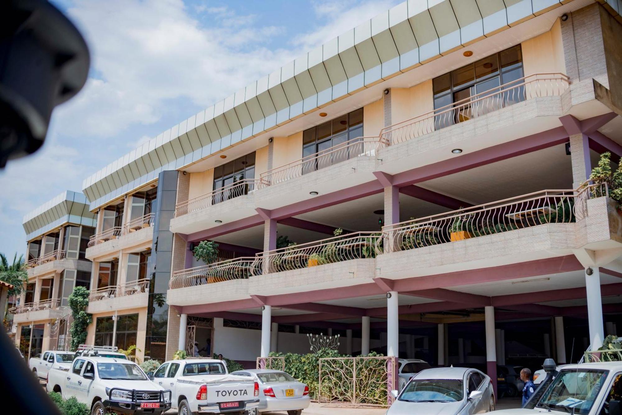 Tigers'S Apartment Hotel Buyumbura Exterior foto